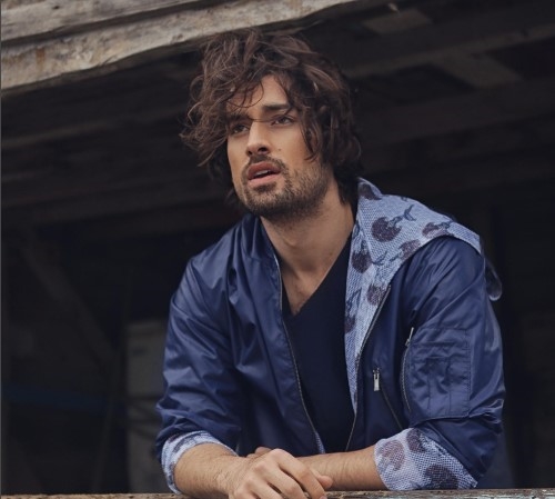 alp navruz kaç yaşında